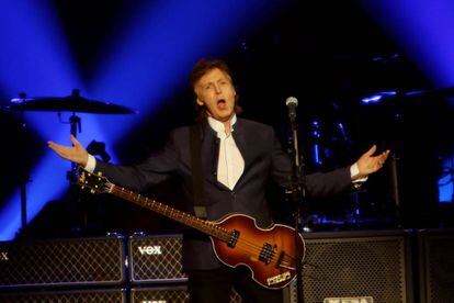 Paul McCartney, sexta-feira, durante seu show em Portland, nos EUA.