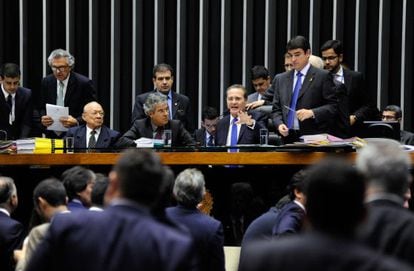 O presidente do Congresso, Renan Calheiros, na sessão unificada.