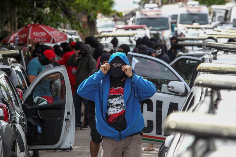 Resultado de imagem para policia ceara mascarados