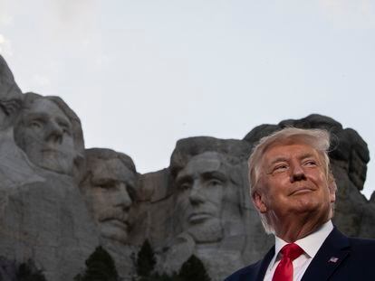O presidente Trump, durante uma visita ao monte Rushmore.