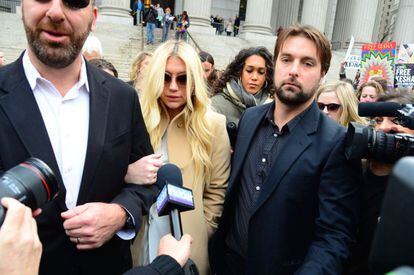 Kesha, à saída do tribunal de Nova York na passada sexta-feira.