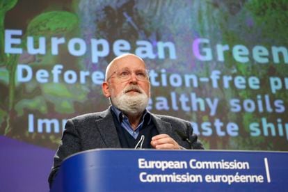 O vice-presidente da Comissão Europeia, Frans Timmermans, durante a apresentação da regulamentação contra o desmatamento.
