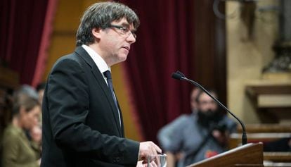 Carles Puigdemont nesta terça-feira, durante seu discurso no Parlamento catalão.