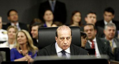 Relator Nardes durante a sessão do TCU.