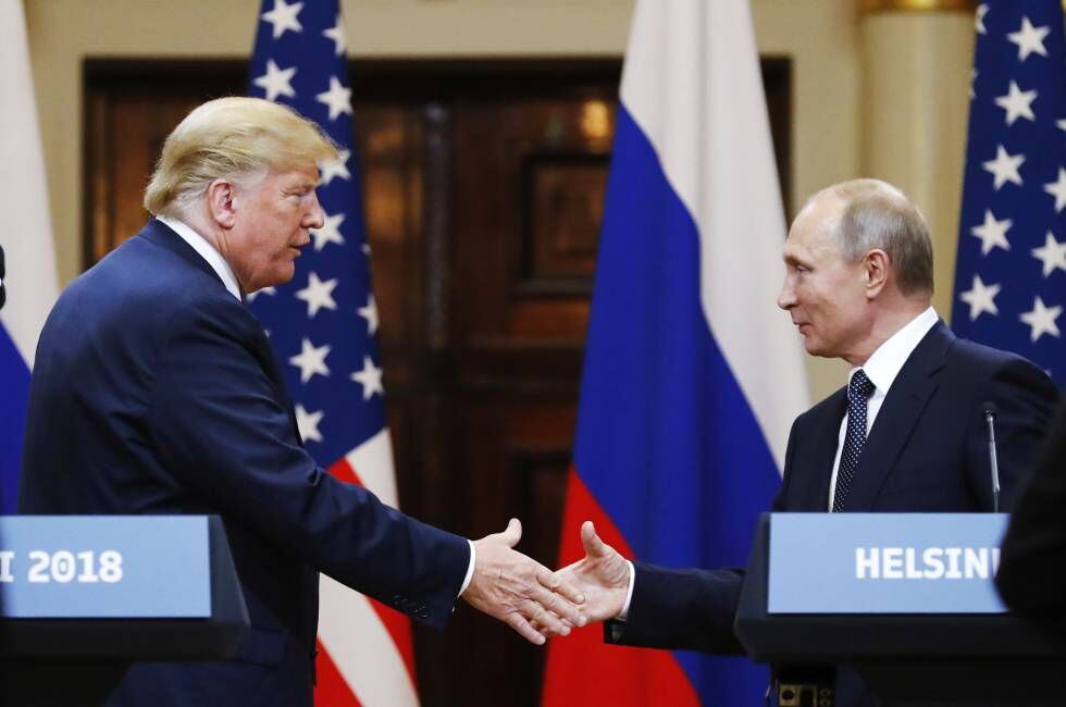 Trump e Putin na cúpula de Helsinque, em julho passado.