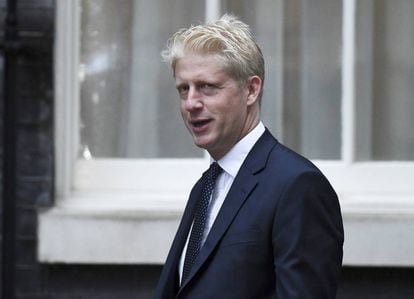 Jo Johnson, nesta quinta-feira, a sua chegada à sede do Governo britânico em Downing Street, Londres.