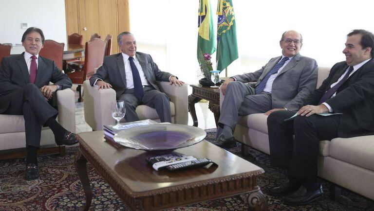 Eunício, Temer, Mendes e Maia no Planalto.