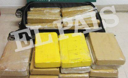 Os 39 quilos de cocaína encontrados na mala do sargento Manoel Silva Rodrigues, de 38 anos, em Sevilha. 