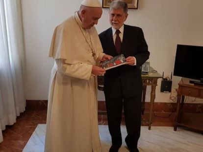 Encontro do Papa Francisco com ex-ministro das Relações Exteriores Celso Amorim, no dia 2 de agosto