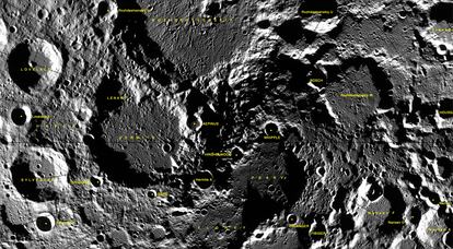 Crateras na Lua, com a dedicada a Lenard na parte esquerda.