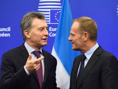 O presidente do Conselho Europeu, Donald Tusk, recebe o presidente da Argentina, Mauricio Macri, em Bruxelas, na segunda-feira.