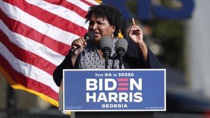 Stacey Abrams, durante um discurso em Atlanta (Geórgia).