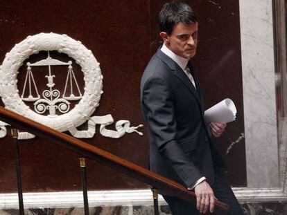 Manuel Valls discursa à Assembleia Nacional, nesta segunda-feira, em Paris.