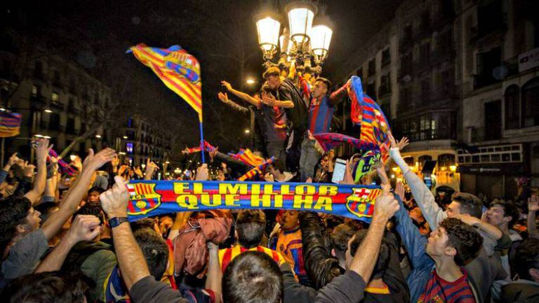 Torcedores culés festejam virada do Barça.