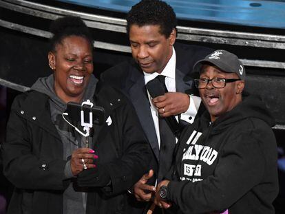 Denzel Washington 'casa' casal de turistas.