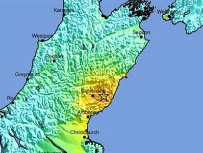 Um tsunami de 2 metros foi registrado após o tremor, ao qual se seguiram vários abalos