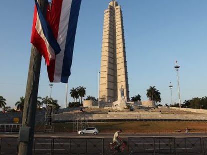 Pra&ccedil;a da Revolu&ccedil;&atilde;o em Havana.