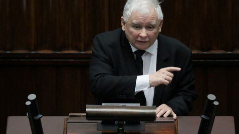 O líder do PiS, Jaroslaw Kaczynski, nesta segunda-feira no Congresso polonês.