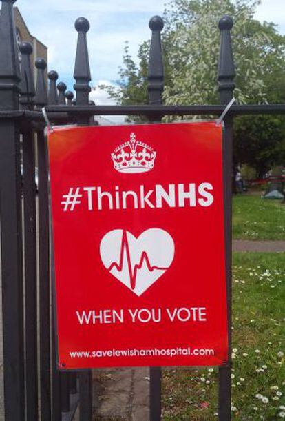 Cartaz no bairro de Lewisham. "Pensa no NHS quando vote".
