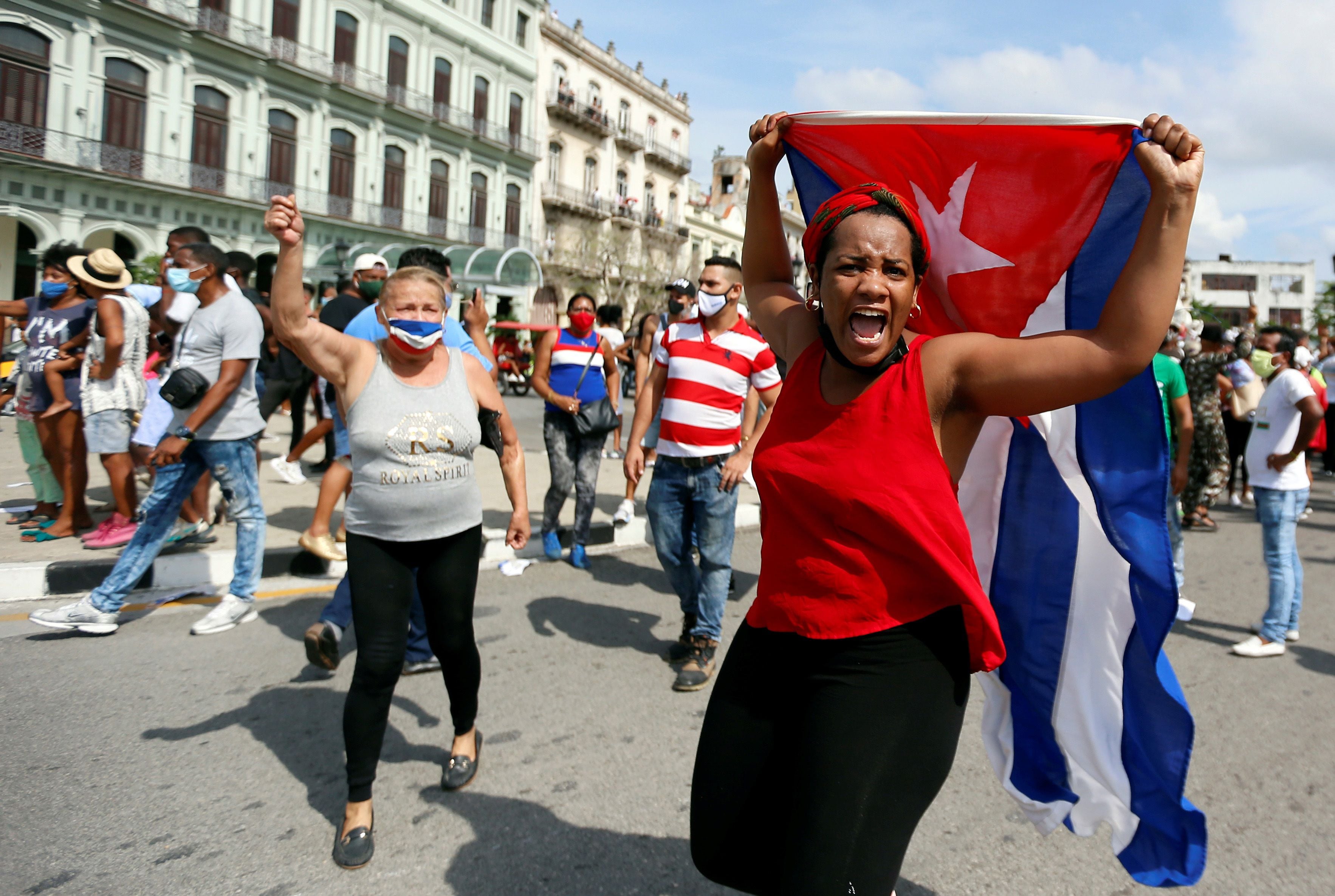 Manifestações de apoio organizadas pelo Governo cubano em reação aos protestos da oposição em 11 de julho. 