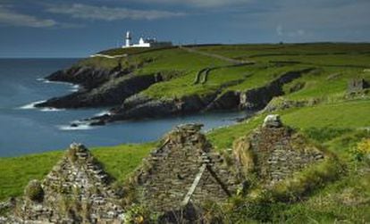Farol do Galley Head, na costa ocidental da Irlanda.