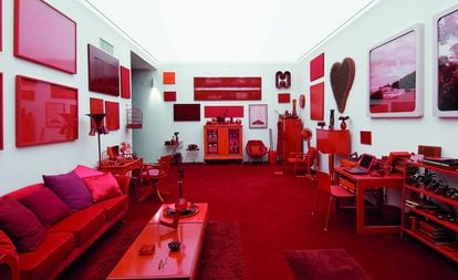Desvio para o vermelho (1967-1984), obra de Cildo Meireles exibida permanentemente no Instituto Inhotim.