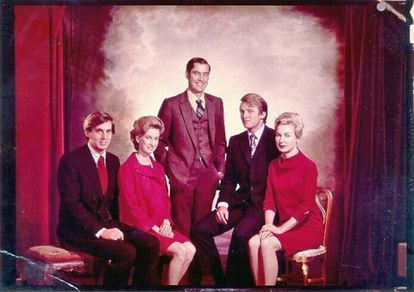 Foto sem data dos irmãos Trump: a partir da esquerda, Robert, Elizabeth, Fred, Donald e Maryanne.