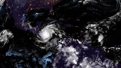 Imagem de satélite do olho do furacão Iota.