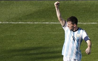Messi comemora seu gol.