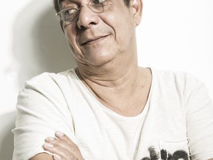 Zeca Pagodinho, no seu estúdio do Rio.