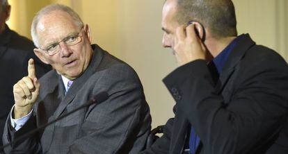 Schäuble e Varoufakis, ministros de Finanças alemão e grego.