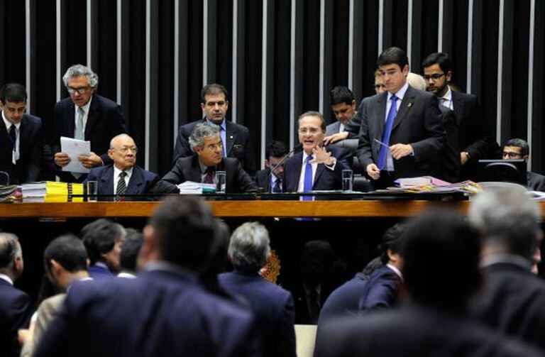 O presidente do Congresso, Renan Calheiros, na sessão unificada.