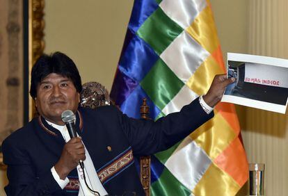 Morales em coletiva após admitir a derrota no referendo.