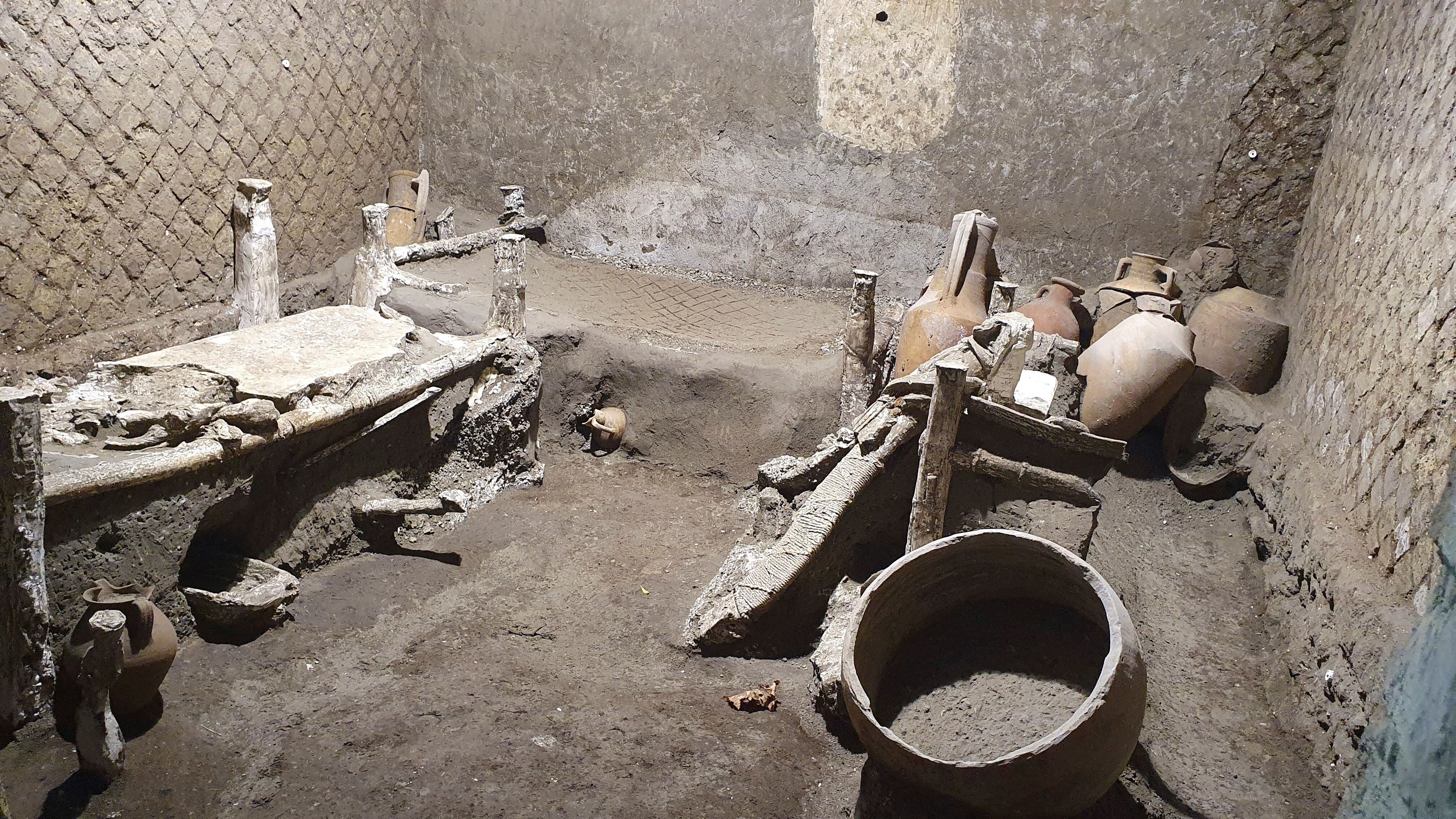 Quarto para escravos descoberto no sábado passado em Pompeia. 