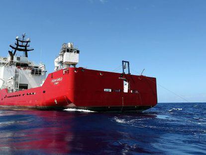 O barco 'Ocean Shield', que busca o sinal da caixa-preta do MH370.