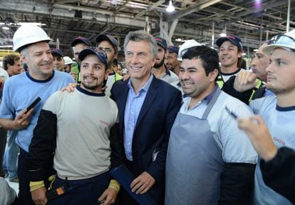 Mauricio Macri, em uma fábrica da Toyota em Zárate.