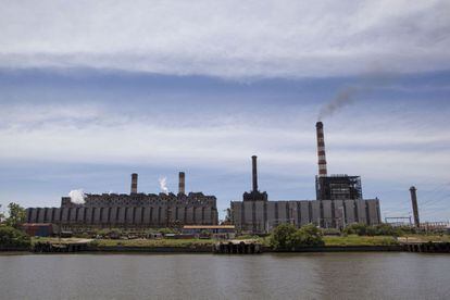 A central elétrica Costanera, de Buenos Aires, uma das que registra problemas de geração neste verão argentino.