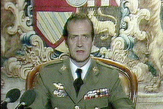 O então Rei, ao se dirigir aos espanhóis pela TVE em 1981, quando houve a tentativa de golpe de estado.