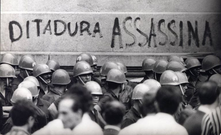 Manifestação no Rio de Janeiro em 1968 contra a ditadura militar.