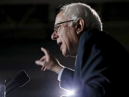 Sanders discursa em Des Moines, Iowa, neste domingo.