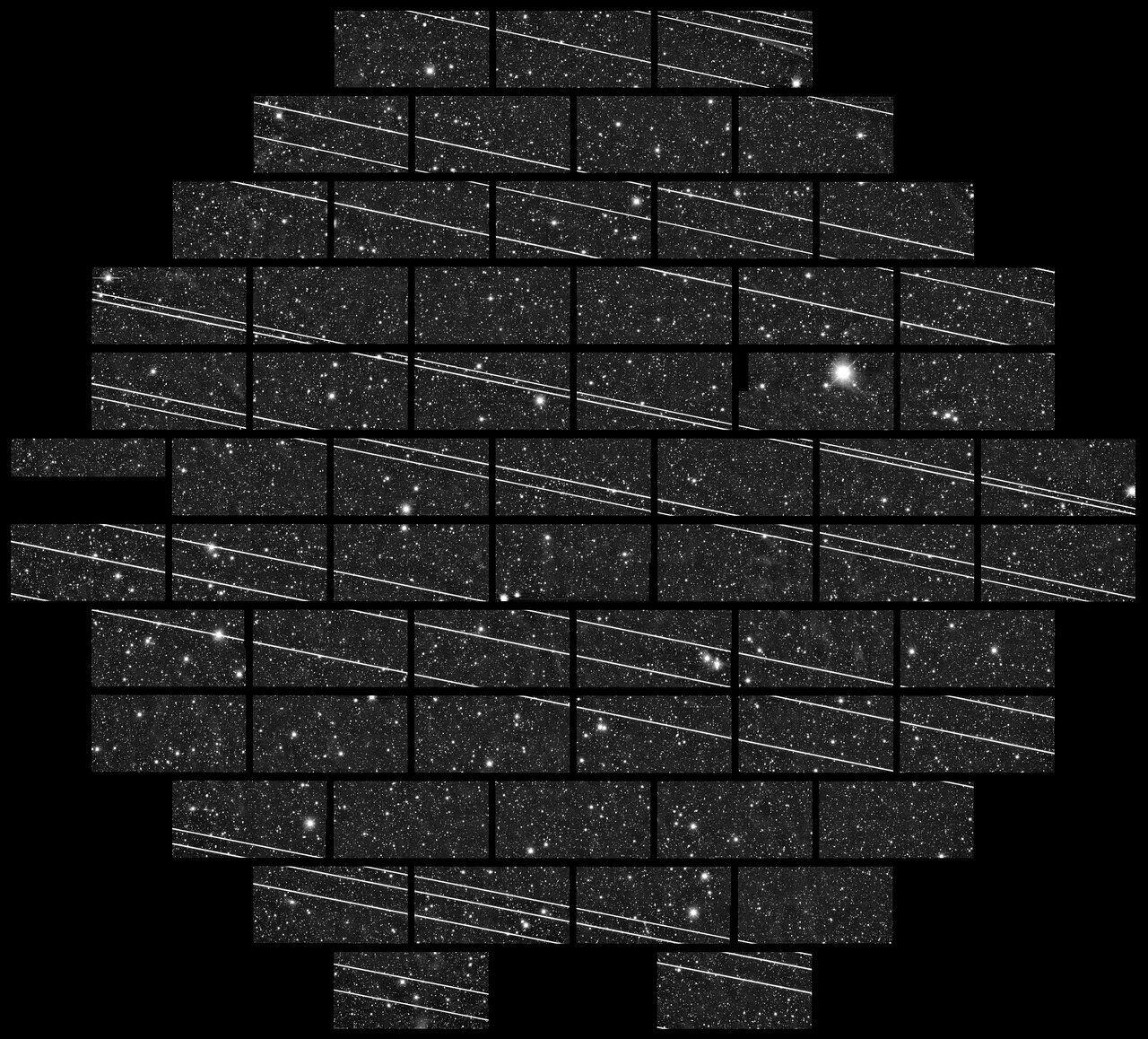 Uma vintena de satélites Starlink fotografados em novembro de 2019 no Observatório Interamericano Cerro Tololo (CTIO) pelos astrônomos Clara Martínez-Vázquez e Cliff Johnson.