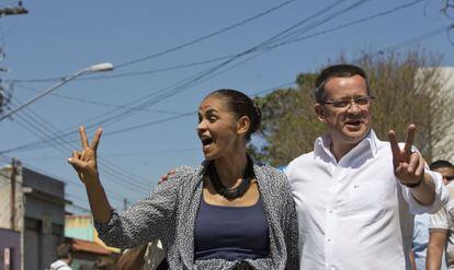 Marina Silva e Beto Albuquerque durante ato de campanha em S&atilde;o Paulo nesta quarta.