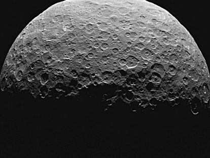 Imagem de Ceres feita pela sonda 'Dawn'.