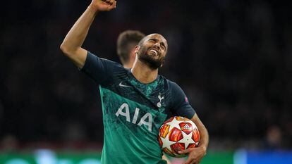 Lucas Moura comemora a classificação do Tottenham para a final da Champions.