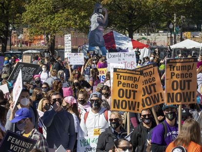 Manifestantes na Marcha das Mulheres este sábado na cidade de Washington.