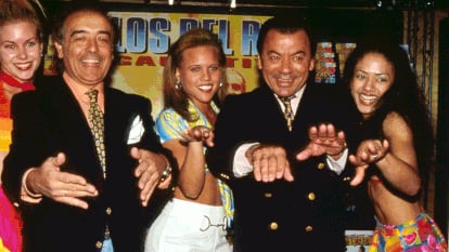 A dupla Los del Río em um show em Nova York, no auge do sucesso global de ‘Macarena’.