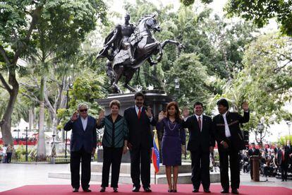 Os presidentes posam para a foto oficial da cúpula do Mercosul.