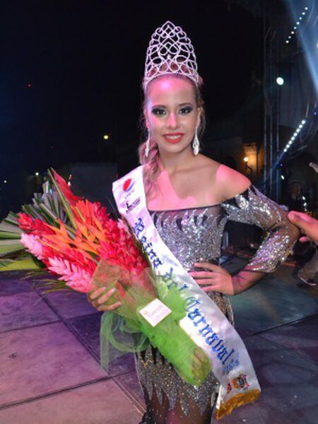 Sharon Rosales, de 15 anos, é a Rainha do Carnaval.