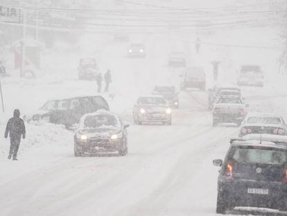 Nevasca obrigou plano de contingência em Bariloche, na Argentina.