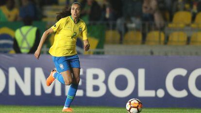 Andressa Alves em ação pela seleção brasileira.
